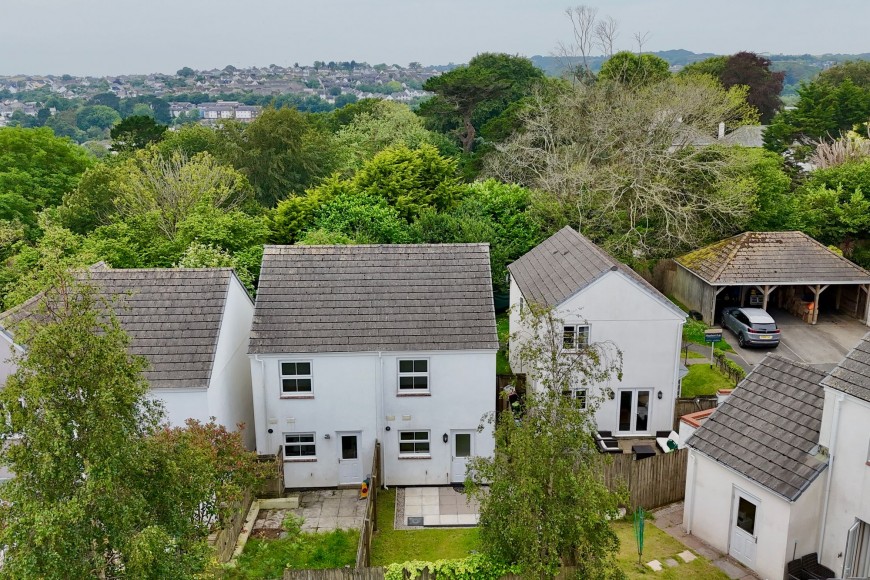 Round Ring Gardens, Penryn, TR10