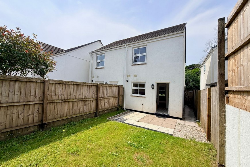 Round Ring Gardens, Penryn, TR10