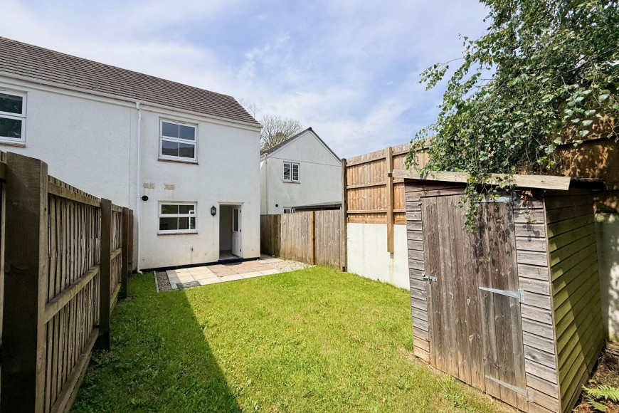 Round Ring Gardens, Penryn, TR10