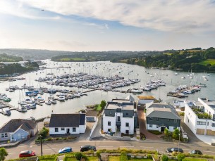 Waters Edge North Parade, Falmouth, TR11