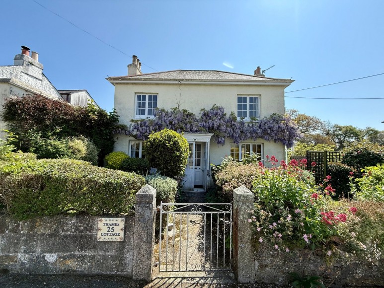 Passage Hill, Mylor, TR11