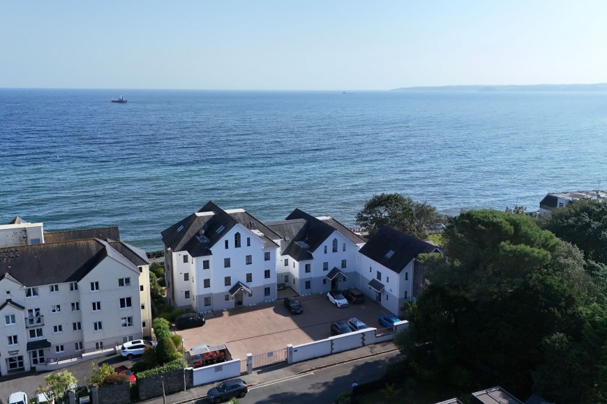 Cliff Road, The Strand Cliff Road, TR11