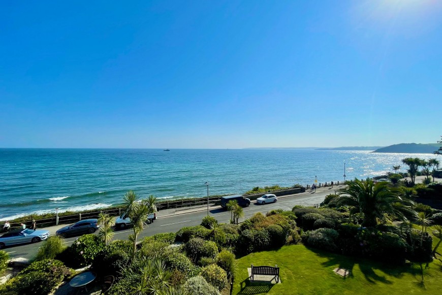 Cliff Road, The Strand Cliff Road, TR11