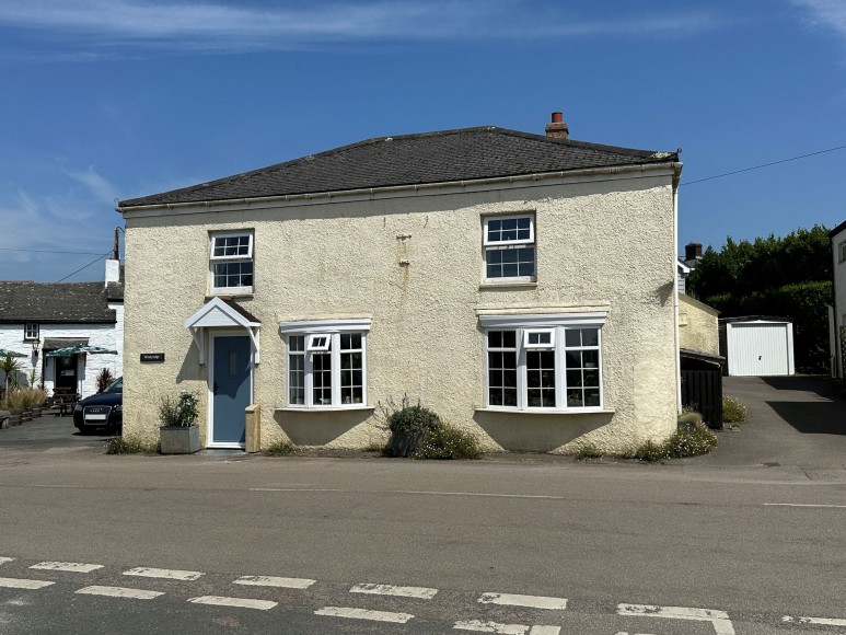 The Square, Mawnan Smith, TR11