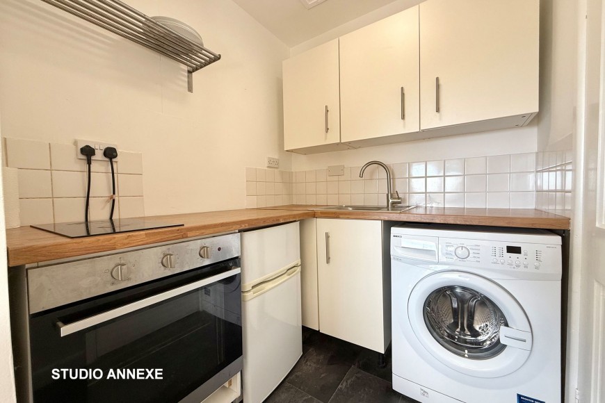 Polsethow, Penryn, TR10