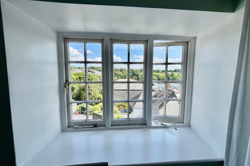 Lower Market Street, Penryn, TR10